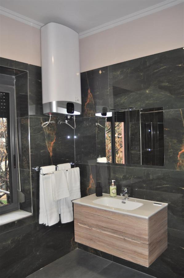 Bliri Executive Suite Tirana Exteriör bild
